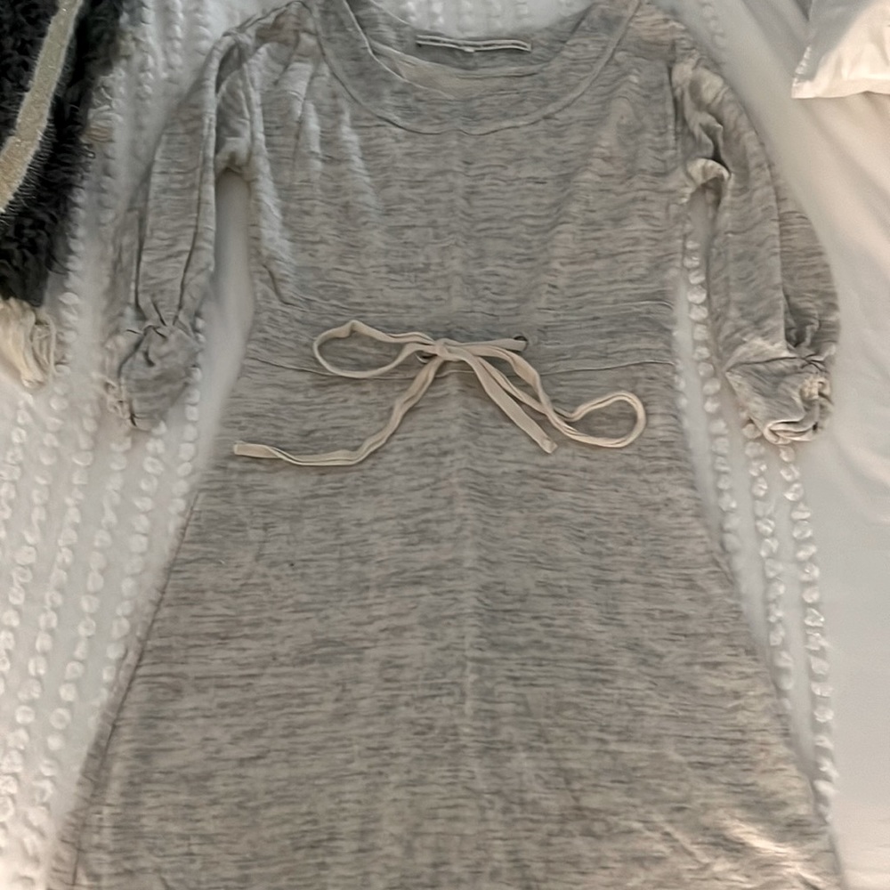 Gray sweater 3/4 sleeve dress/shirt